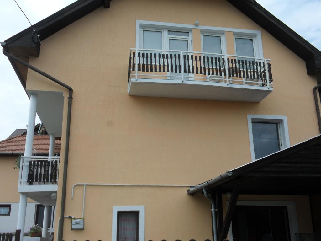 Friends Villa Apartments Hévíz Екстериор снимка