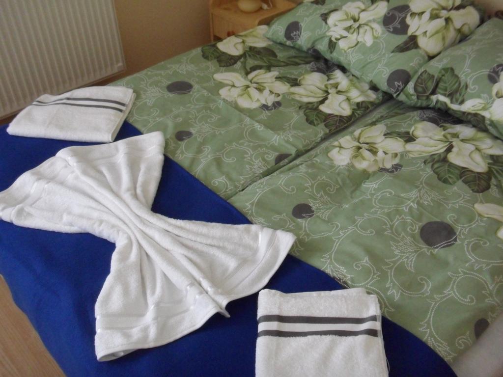 Friends Villa Apartments Hévíz Екстериор снимка