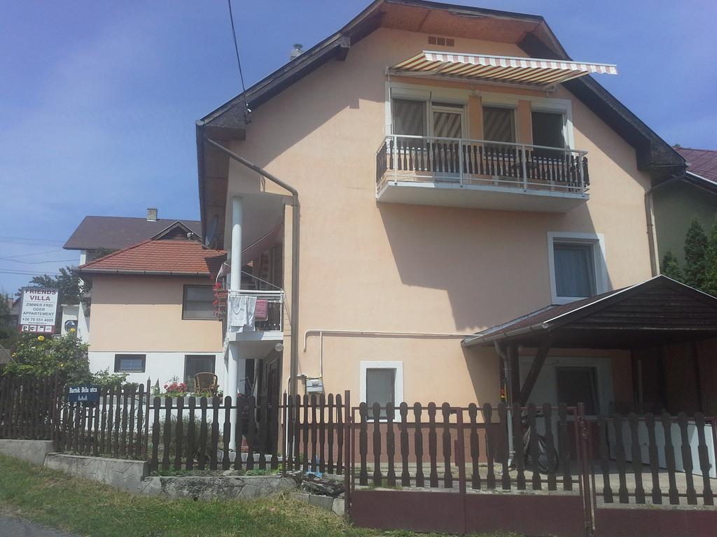 Friends Villa Apartments Hévíz Екстериор снимка